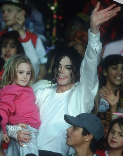 Michael LOVE'd All Children, He's such a Sweet Man