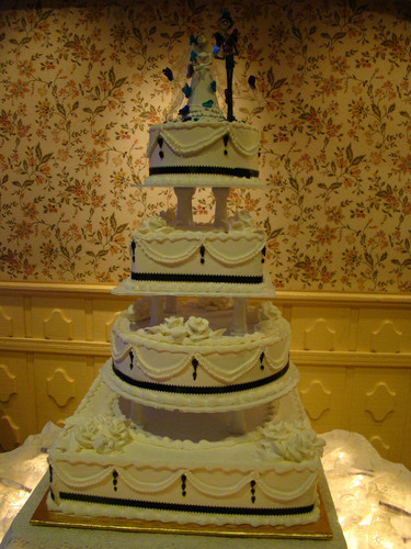 V&V Wedding Cake