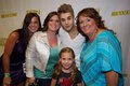 jb with fans in arizoma - justin-bieber photo