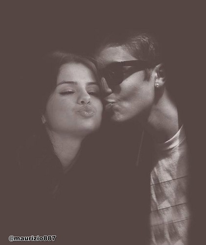 justin & selena baciare me , 2012