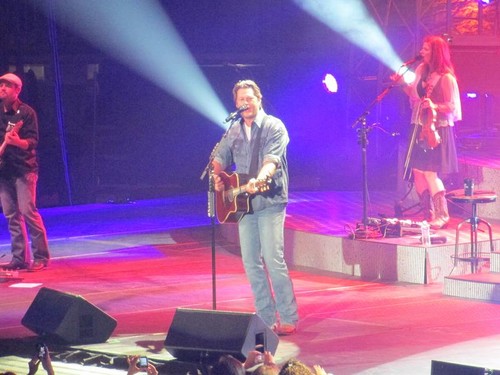  Blake Shelton @ State Farm Arena - Sep. 26th, 2012