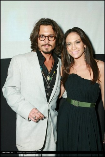  Johnny Depp and Jennifer Lopez