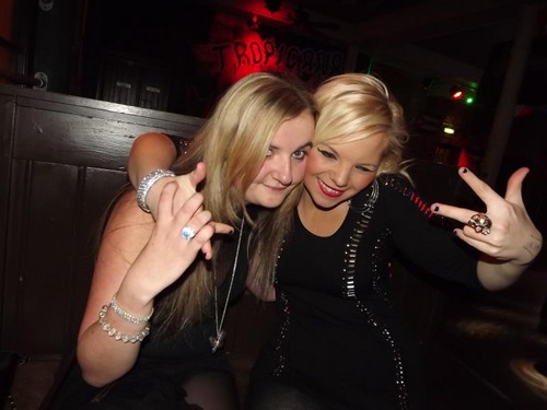  Me & Sammy In Che Bar On A Girlz Nite Out In BFD ;) 100% Real ♥