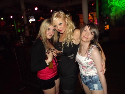  Me, Sammy & Shawny On A Girlz Nite Out In BFD ;) 100% Real ♥