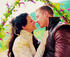  Prince Charming & Snow White