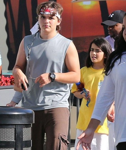  Prince Jackson and his brother Blanket Jackson ♥♥ NEW October 8th 2012