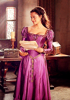  Queen Guinevere Pendragon: Of Grace and Beauty (2)