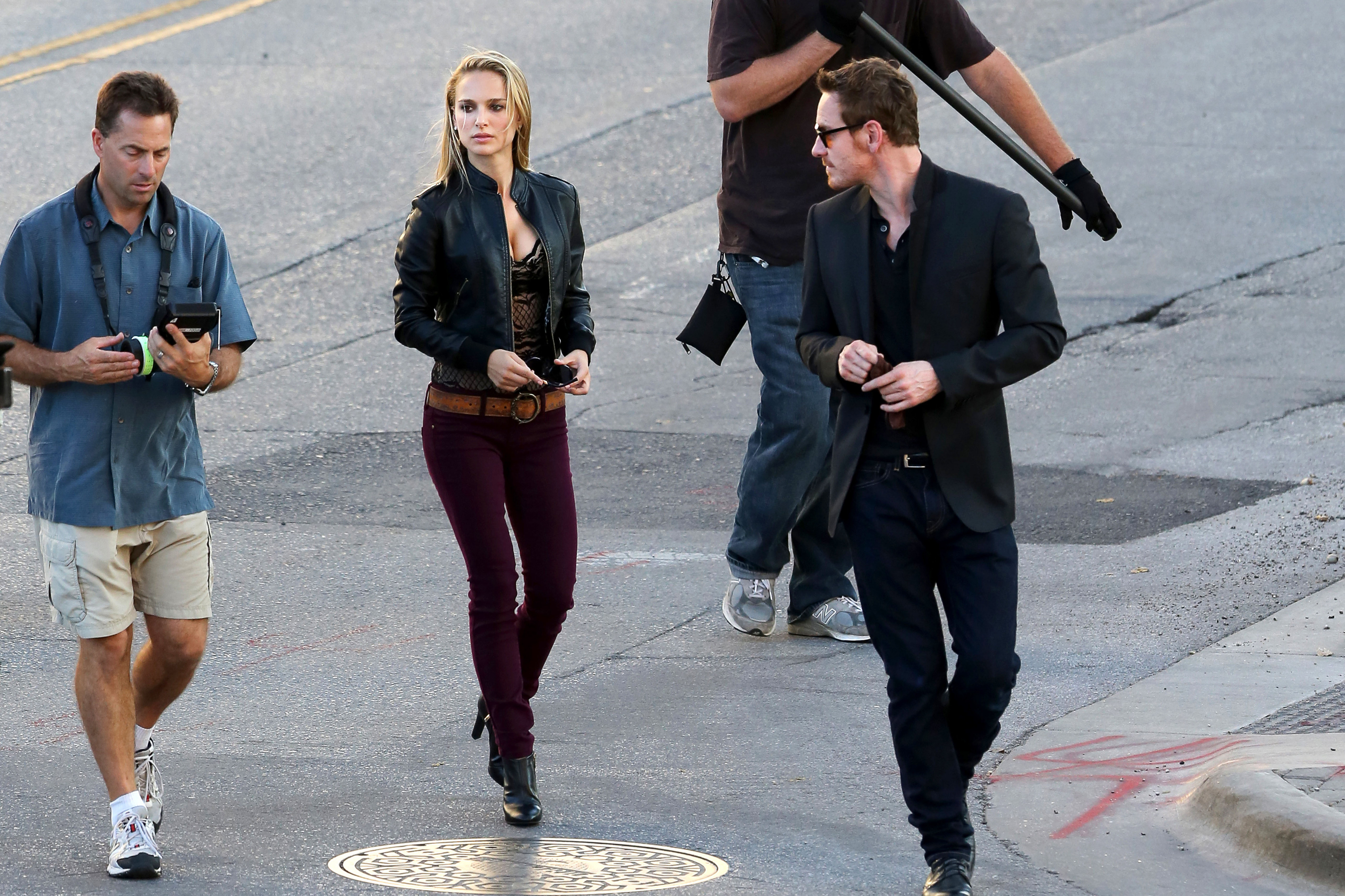 natalie portman Photo: Filming a scene with Michael Fassbender during a gam...