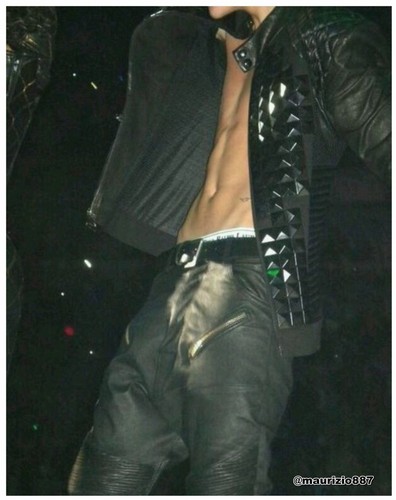  Justin bieber, shirtless, #believetour 2012