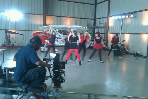  "Stand" música video shoot