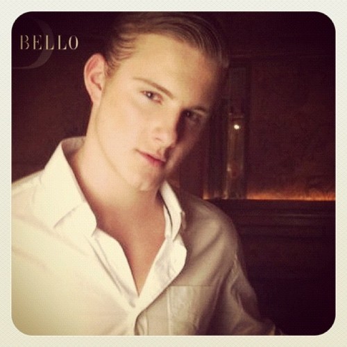  Alexander Ludwig (Cato,The Hunger Games)