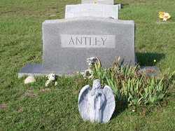  Christopher Wiley Antley (January 6, 1966 – December 2, 2000