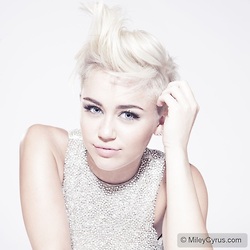  Hot Miley