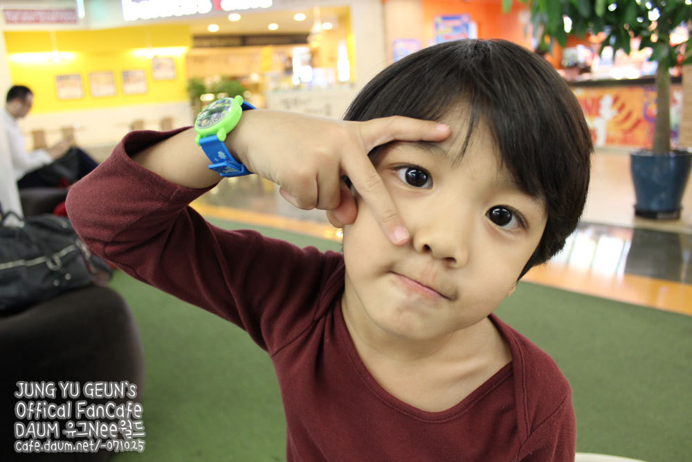 Our-lovely-Yoogeun-3-shinee-32566872-100