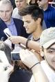 Taylor Lautner with Brazil fans promoting BDp2 - twilight-series photo