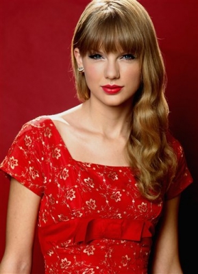 Taylor Swifts  Song on Taylor Swift New Photoshoot  18 October 2012   Taylor Swift Photo