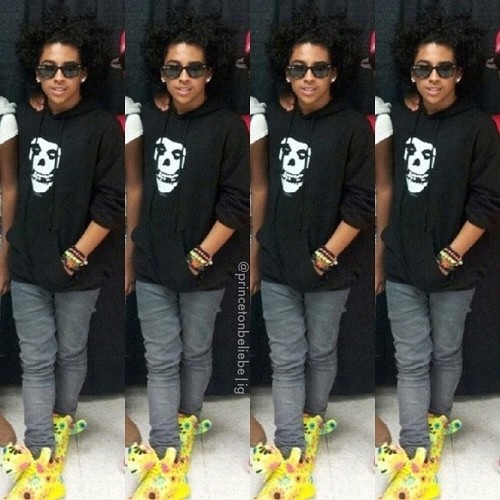  Awwww, Princeton is wearing his jeremy scott madala shoes!!!!! ;) =O : { )