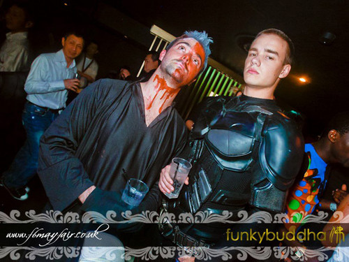  Liam Dressed As 蝙蝠侠 At Funky Buddha