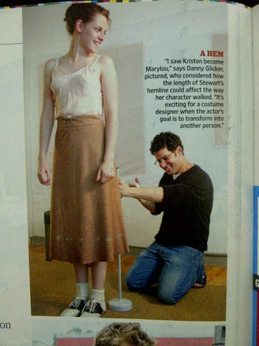  New pic of Kristen at an OTR costume fitting {Entertainment Weekly}.