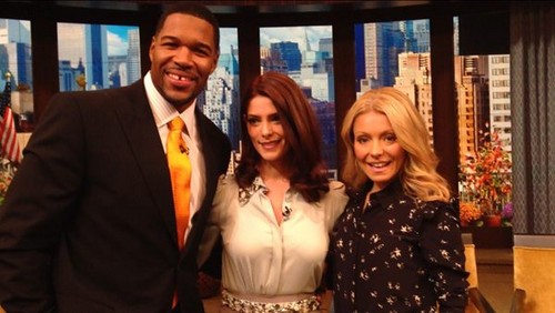  Ashley on 'Live! with Kelly & Michael' in New York {15/11/12}.