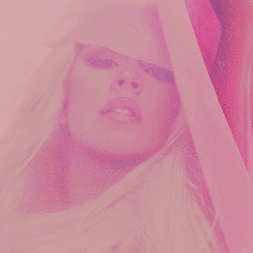  Christina Aguilera (Lotus)