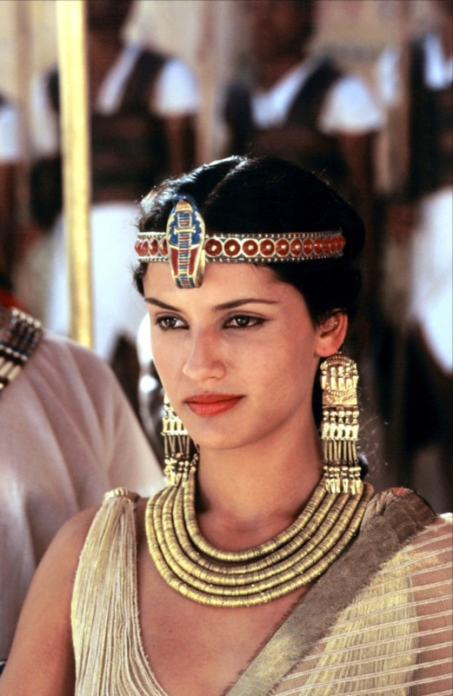 Cleopatra Video