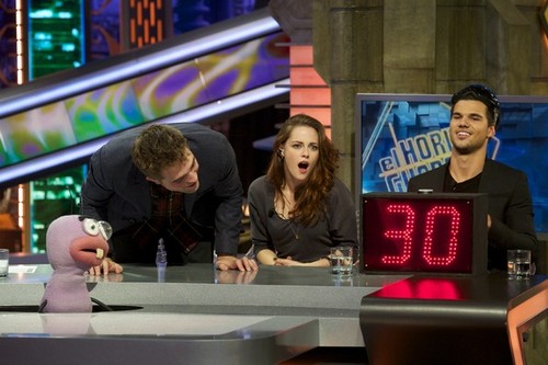  Kristen appears on Spanish TV mostra "El Hormiguero" {15/11/12}.