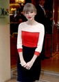 Taylor in Paris - taylor-swift photo