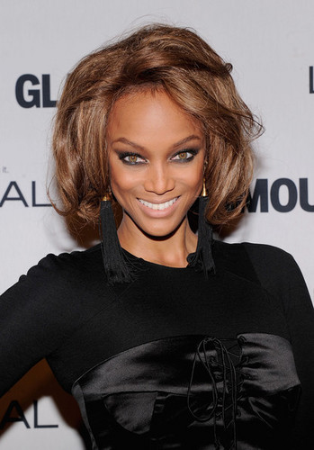  Tyra at the Glamour Women of the год Awards