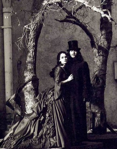  Dracula and Mina