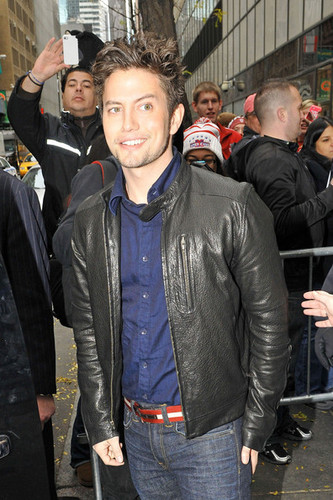  Jackson Rathbone Greets fans in NYC
