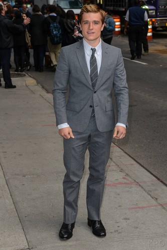 Josh visits "Late Show With David Letterman" [HQ]