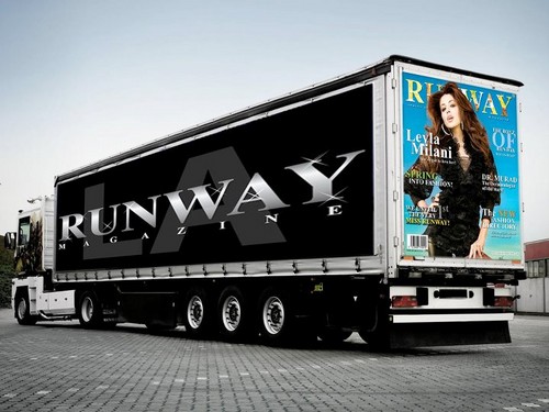  RunwayMagazines.com