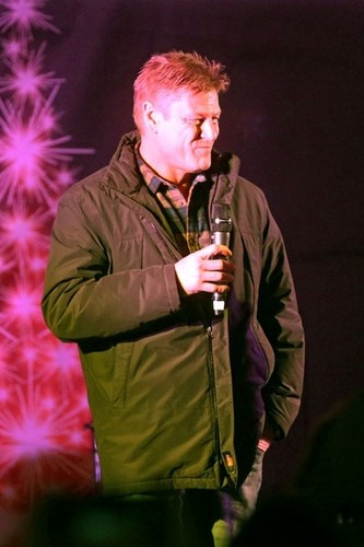  Sean haricot, fève Turns on the Hampstead Christmas lights