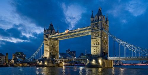  London's Tower Bridge