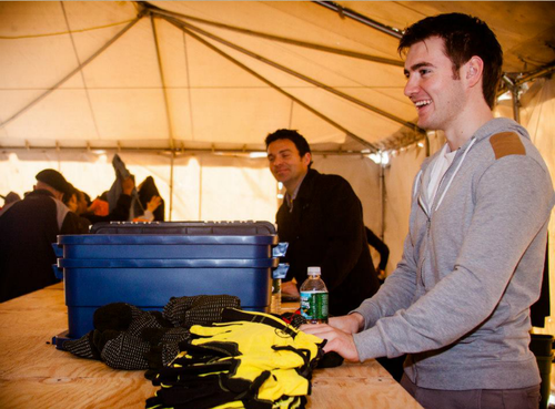  Ryan and Emmet helping Hurricane Sandy victims at Rockaway 바닷가, 비치