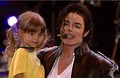 ♥ IN MICHAEL'S ARMS ♥ - michael-jackson photo