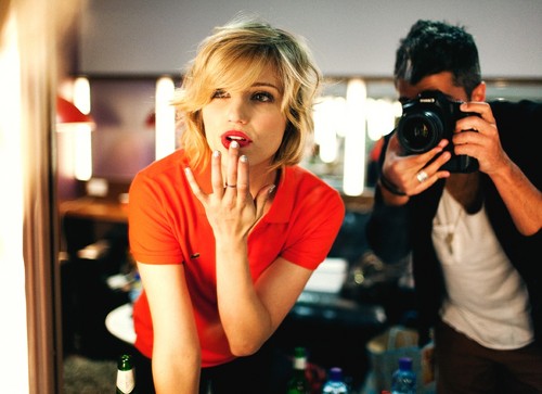  Dianna Agron portraited oleh Steven Taylor in Dublin, Ireland during the glee Live! tour