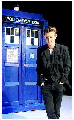  Matt/Jenna door the TARDIS!