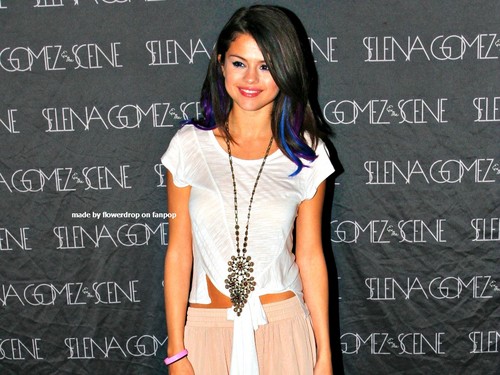  Selena wallpaper ❤