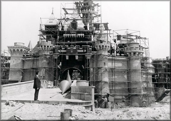 The Construction of Disneyland - History Photo (33096775) - Fanpop