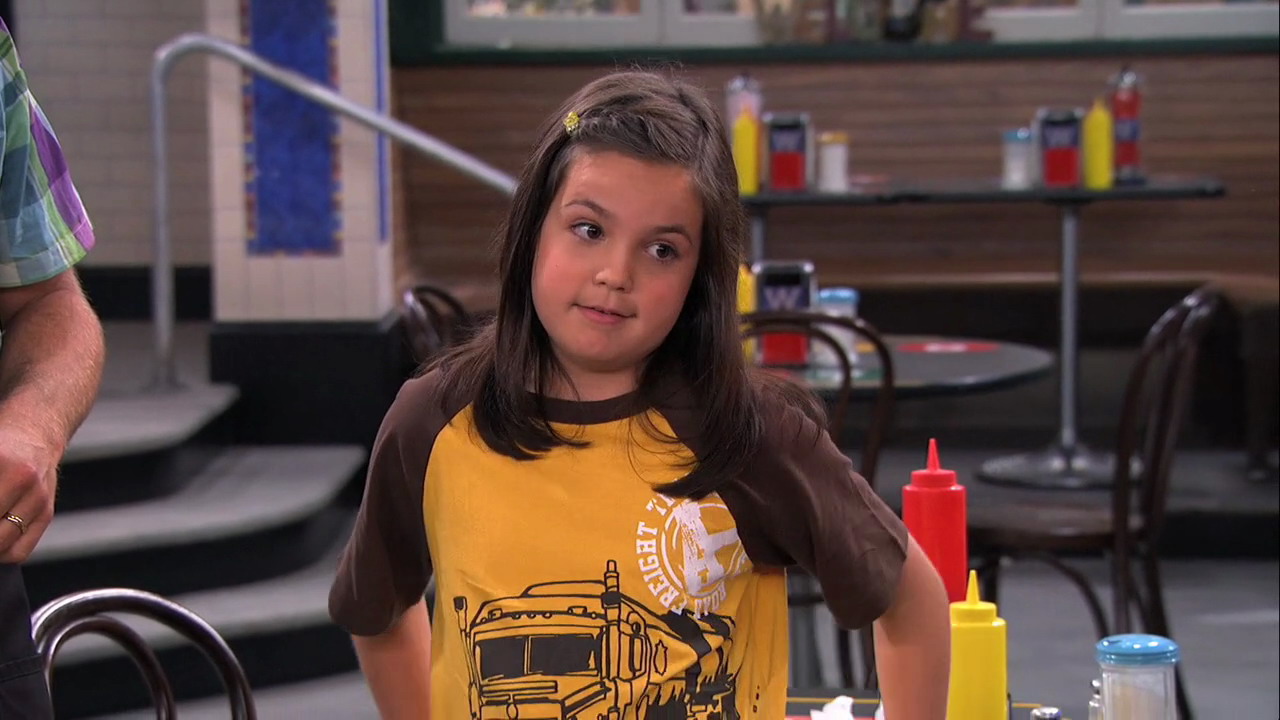 Photo of Bailee as Maxine in Wizards of Waverly Place for fans of Bailee .....