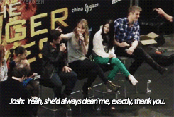  Jennifer & Josh diễn xuất like mèo