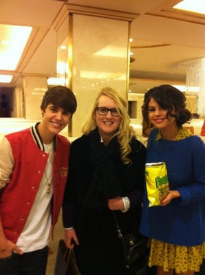 Justin With Fans Random 