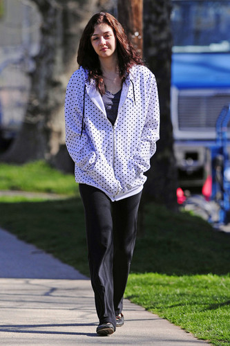 Katie Findlay on set of 'The Carrie Diaries' October 16 2012