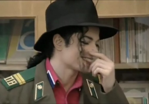  Michael Jackson in Moscow orphanage