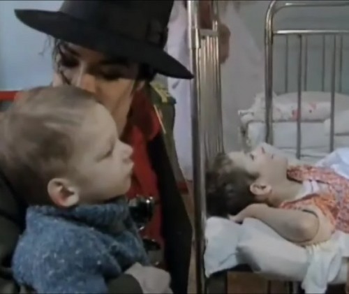  Michael Jackson in Moscow orphanage