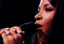 BabyGirl performing 'The One I Gave My cœur, coeur To' ♥