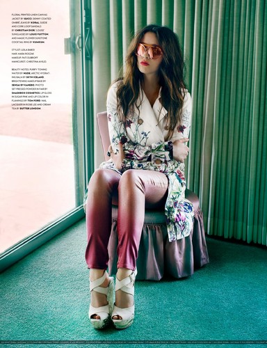 Magazine scans: Flaunt (January 2013)