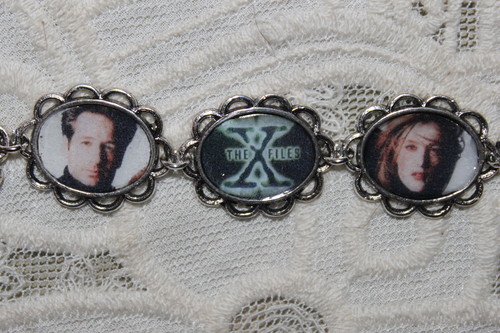  THE X-FILES charm bracelet